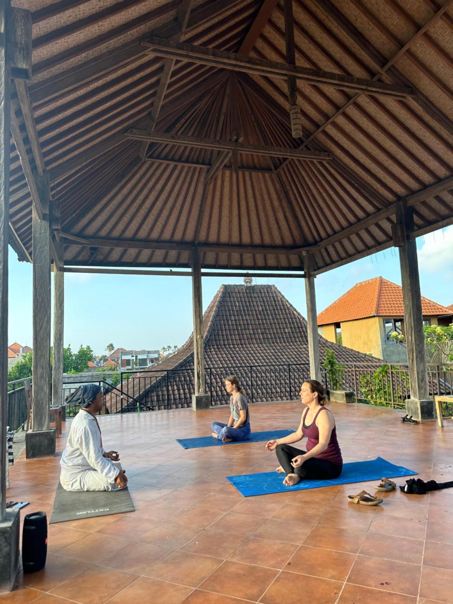 Diuma Residence Yoga Meditation Retreat And Healing Center Sanur Esterno foto