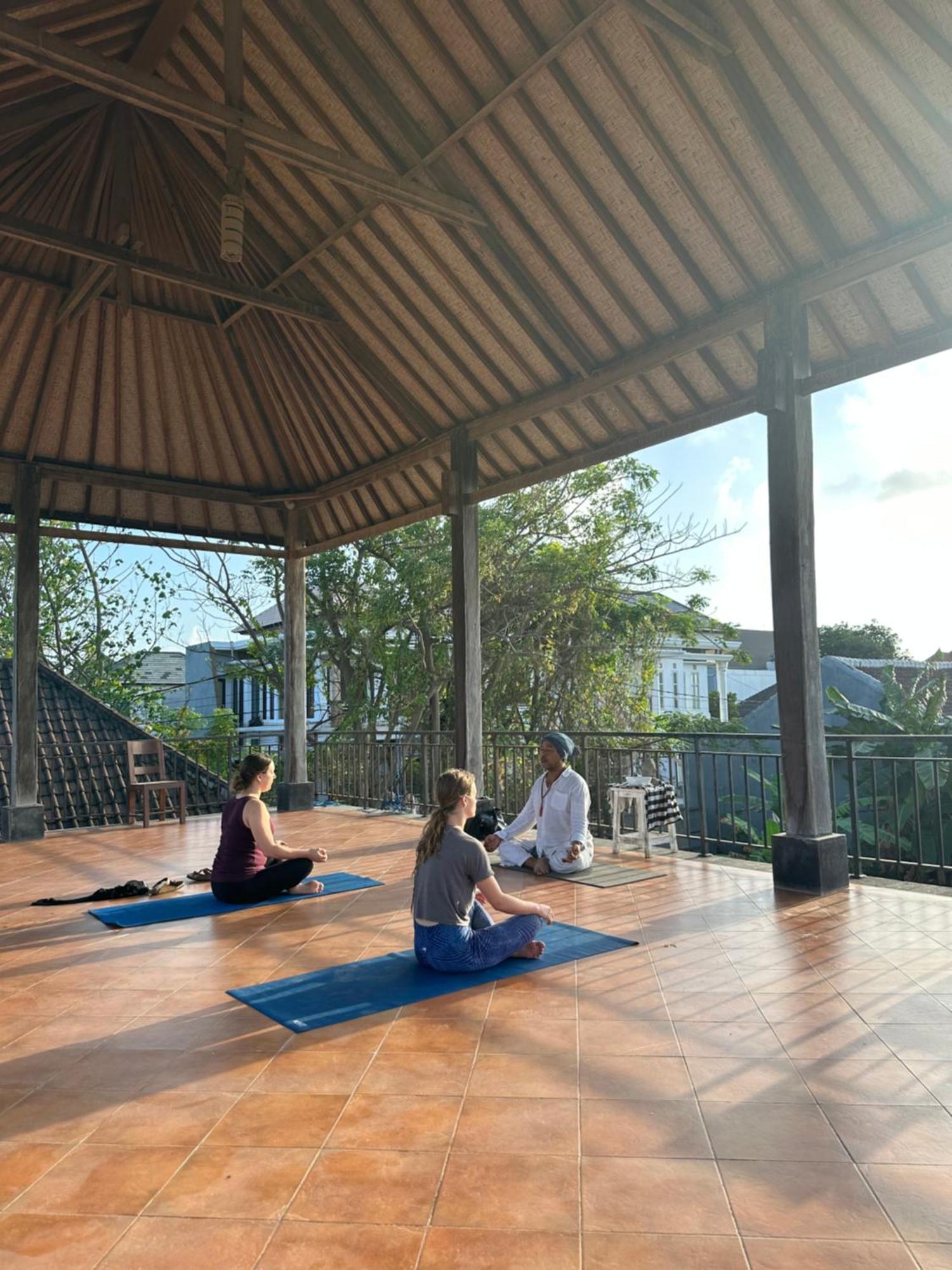 Diuma Residence Yoga Meditation Retreat And Healing Center Sanur Esterno foto